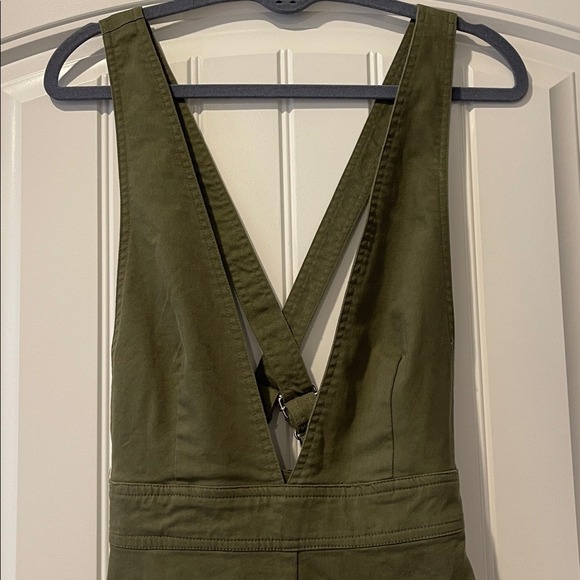 Sincerely Jules Olive Cross Back Wide Leg Jumpsuit Medium - Picture 3 of 9